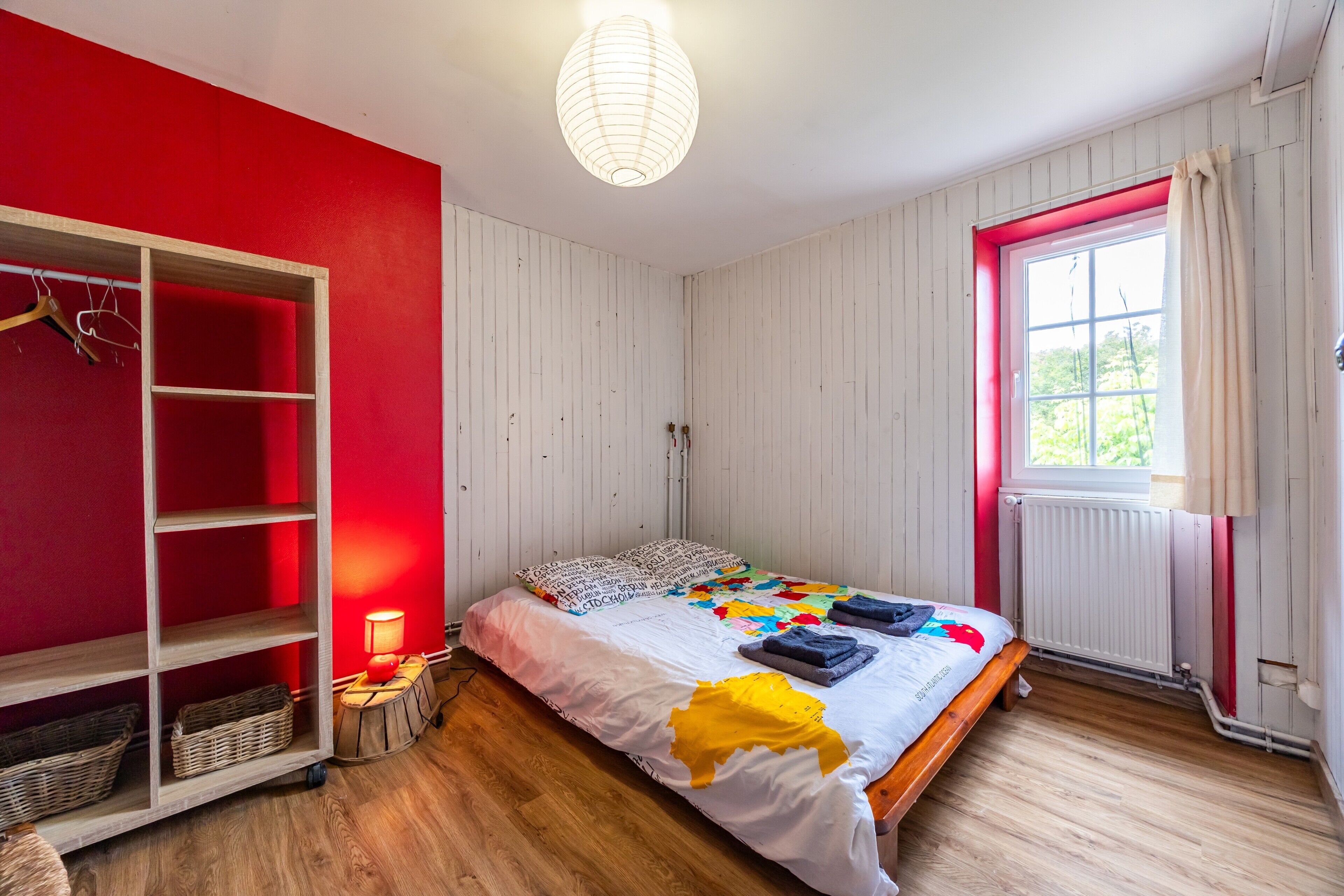 7 bedrooms, iron/ironing board, WiFi, bed sheets