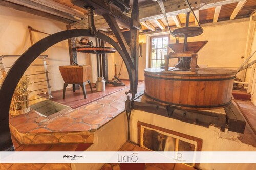 Maison de campagne 'Moulin de Flaujague - Bordeaux' avec piscine privée, terrasse et Wi-Fi