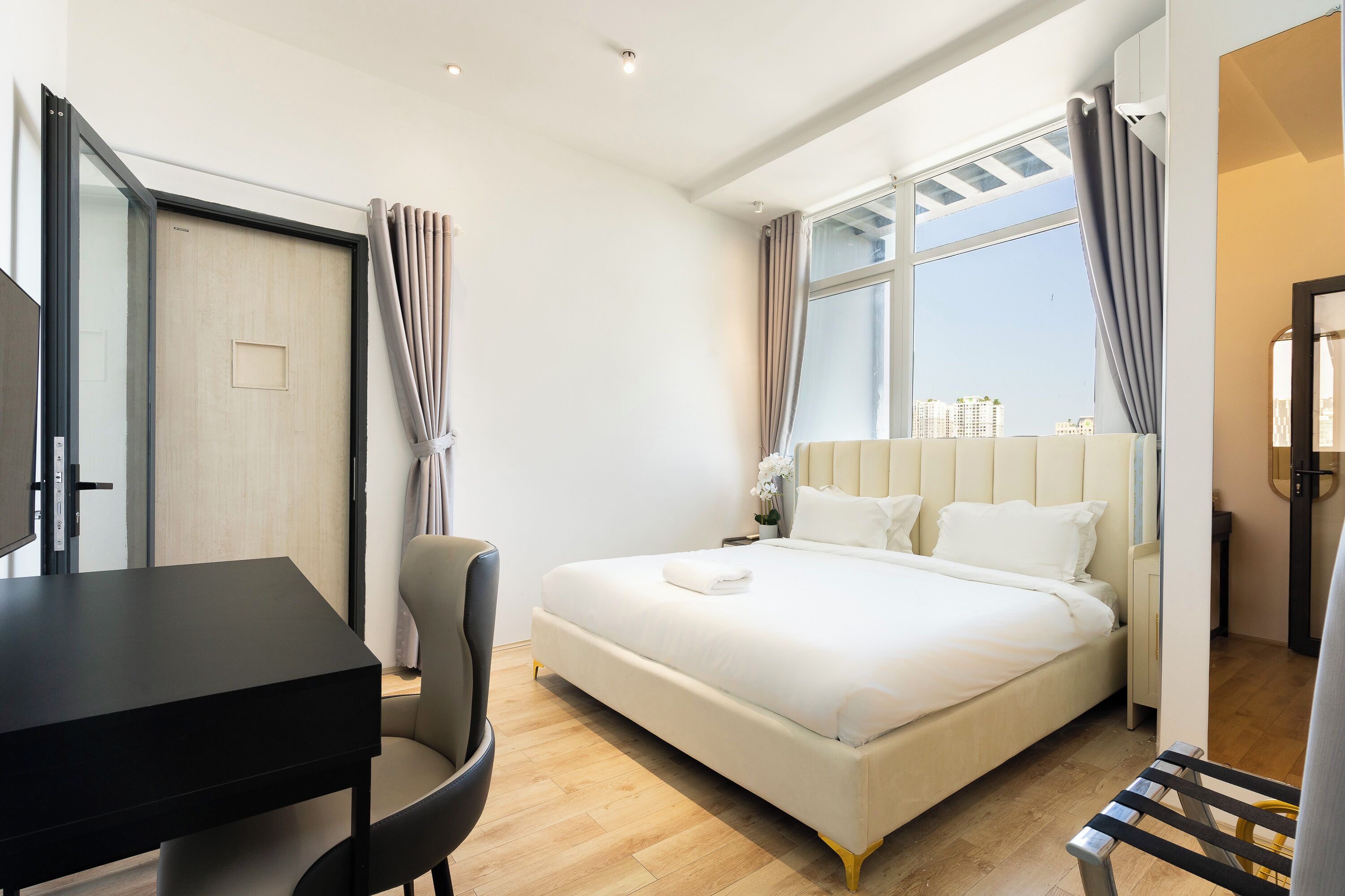 Luxe appartement, 4 slaapkamers, uitzicht op de stad | Een strijkplank/strijkijzer, gratis wifi