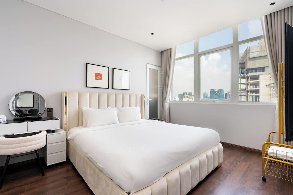 Luxe appartement, 3 slaapkamers, uitzicht op de stad | Een strijkplank/strijkijzer, gratis wifi