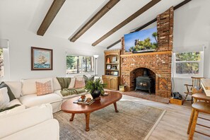 TV, fireplace, offices - Aspen Sage Retreat Central Spa Game room (Big Bear Lake)