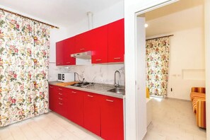 Apartment, Sea View | Private kitchen