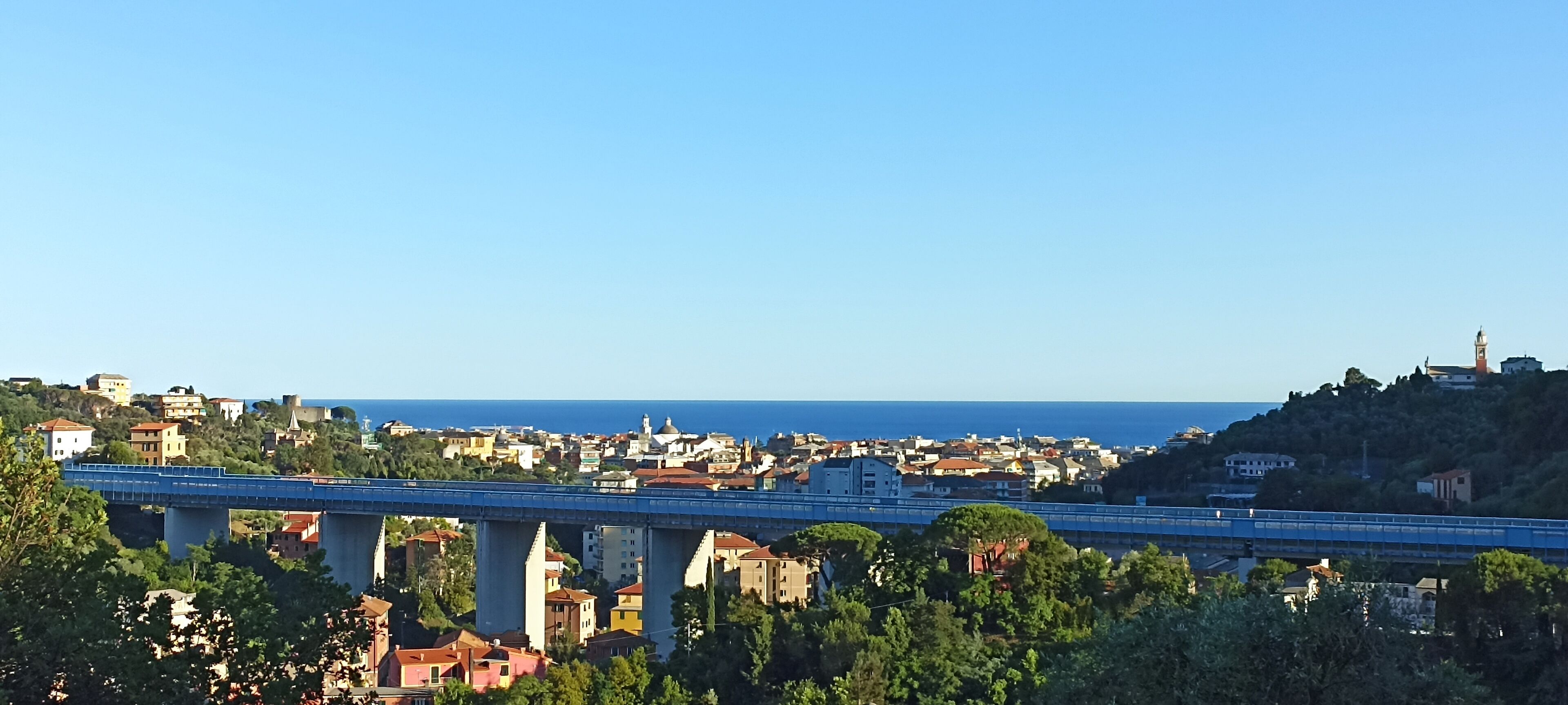 Pemandangan kota dari properti