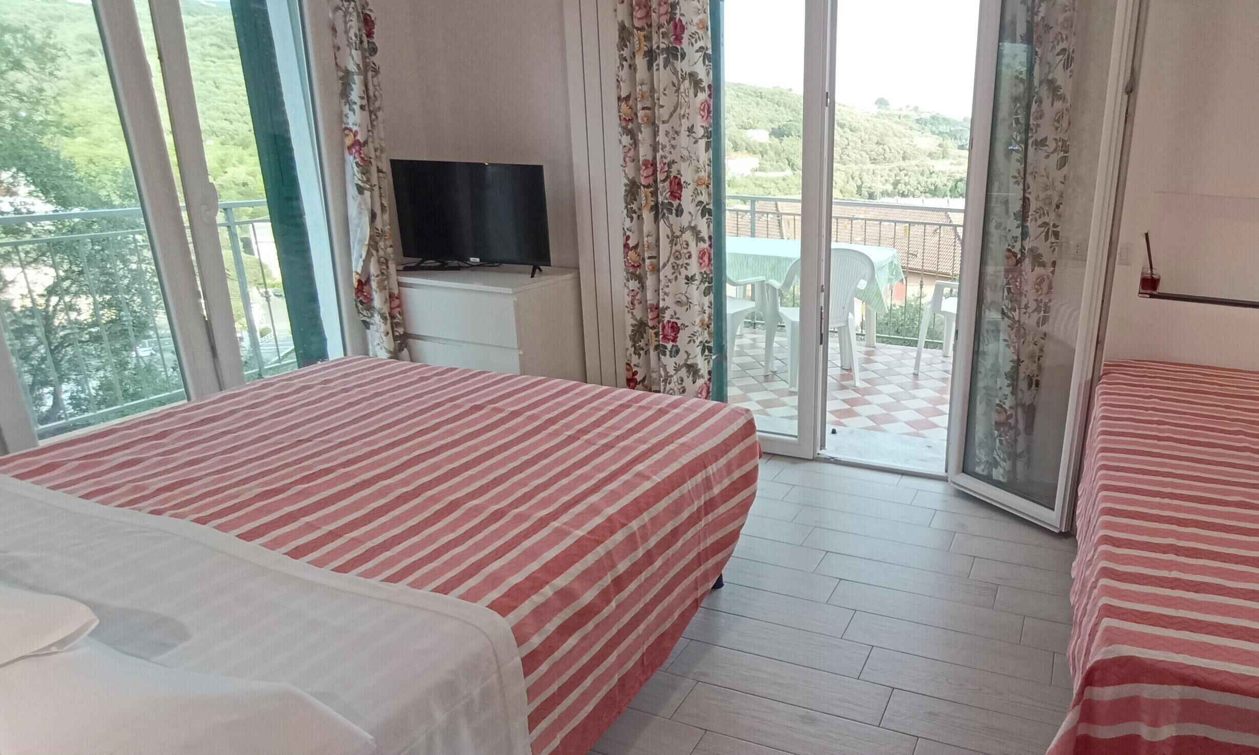 Apartment, 2 Bedrooms, Roll-in Shower, Sea View | Terrace/patio