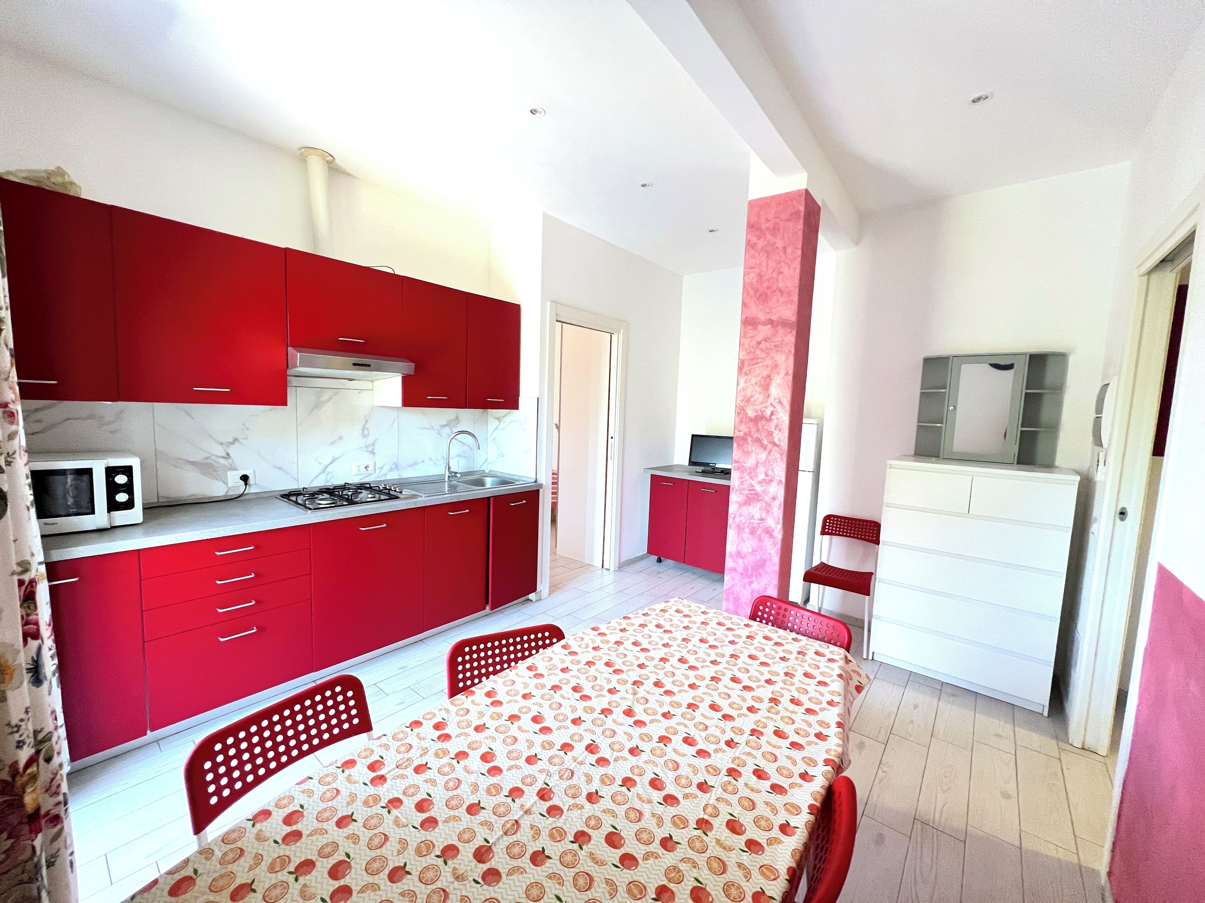 Apartment, 2 Bedrooms, Roll-in Shower, Sea View | Private kitchen