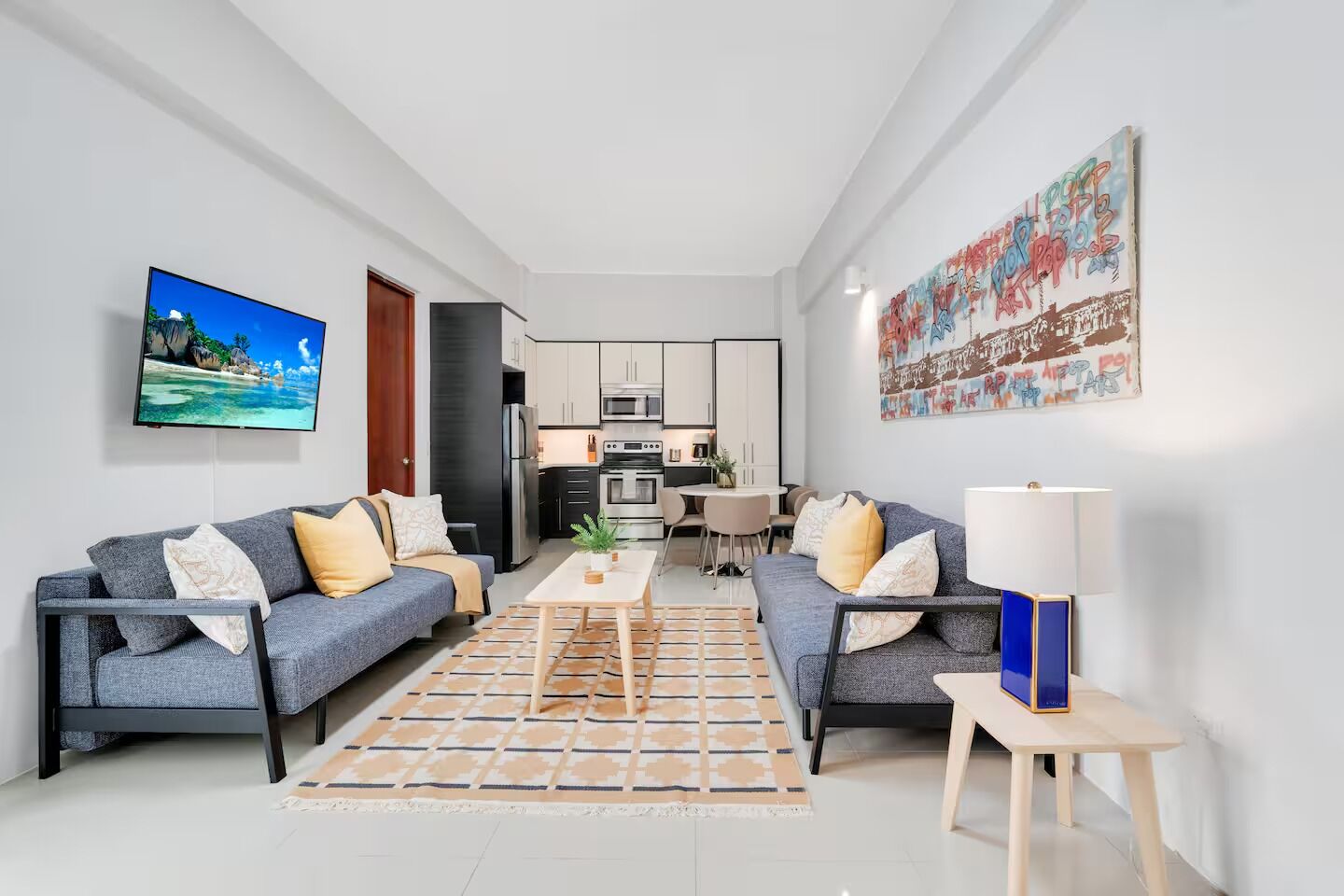 City Apartment | Living area