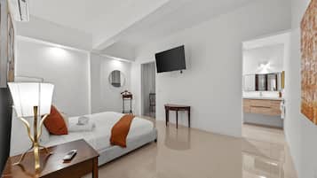 Family Apartment, Kitchen | WiFi (free), bed sheets