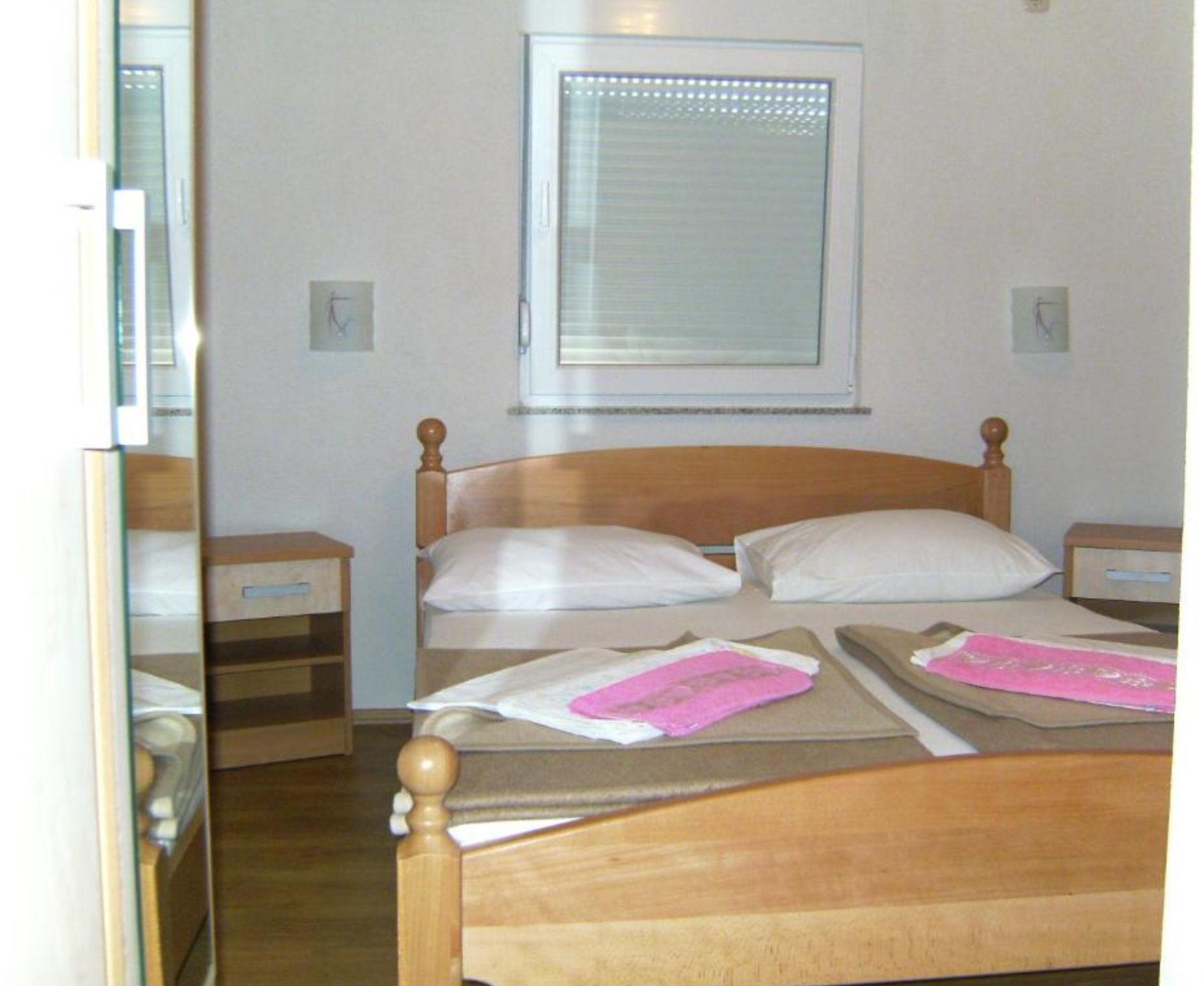 더블룸 (Double bed with Balcony) | 18 개의 침실