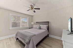 3 bedrooms, iron/ironing board, travel crib, WiFi