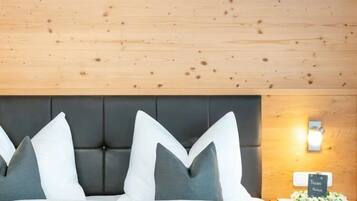 Classic Suite, Balcony, Mountain View