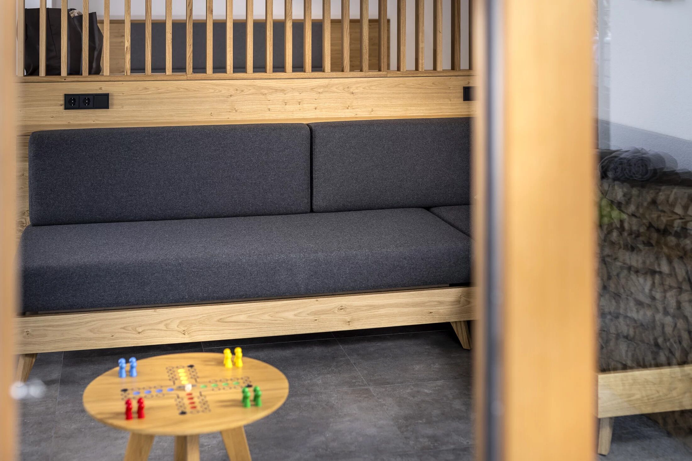  디럭스 아파트, 발코니, 산 전망 | 거실 공간