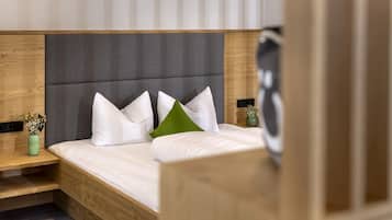 Comfort-Suite, Balkon, Bergblick | Zimmersafe, Schreibtisch, laptopgeeigneter Arbeitsplatz