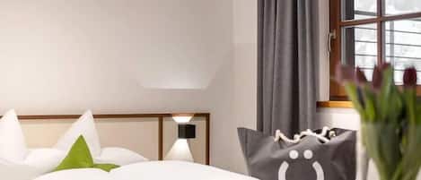 Family Studio, Balcony, Mountain View