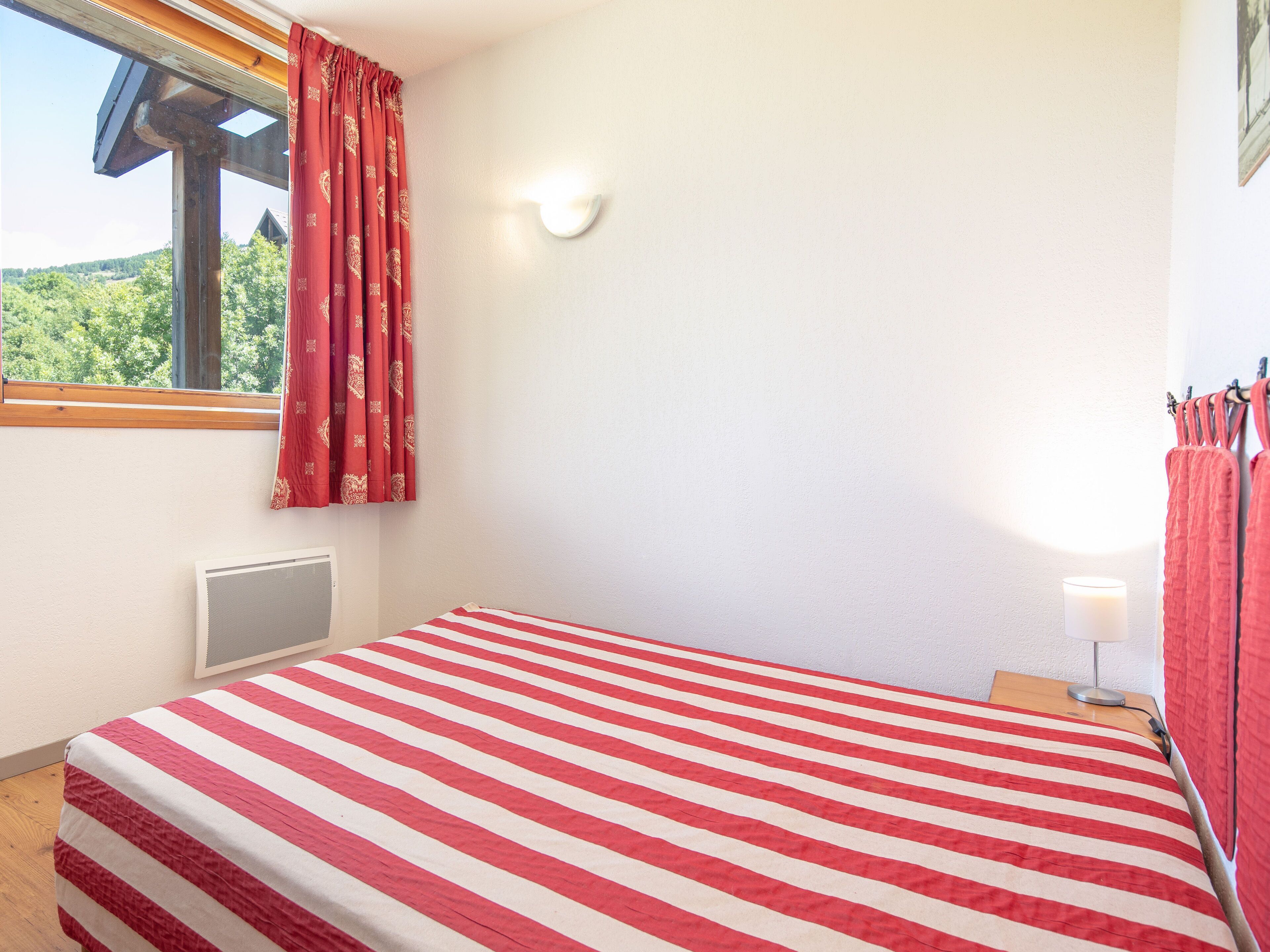 1 chambre, fer et planche à repasser, lit parapluie, Wi-Fi