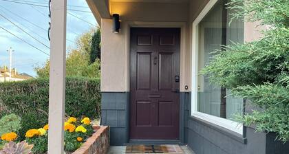 Unique Mid-Century Studio