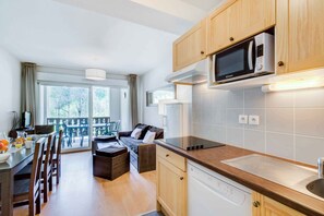 Refrigerador, microondas, parrilla de estufa y lavavajillas 