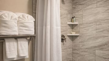 Jabón, shampoo, papel de baño