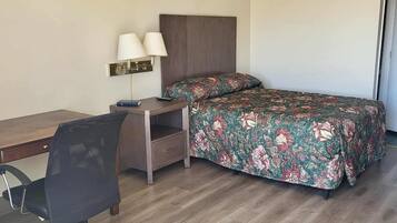 Quarto solteiro básico | Wi-Fi de cortesia