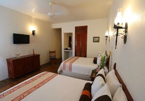 Quarto casal standard | Roupas de cama premium, cofres nos quartos, Wi-Fi de cortesia