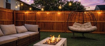 7BR • Fire Pit • Huge Private Backyard and Patio