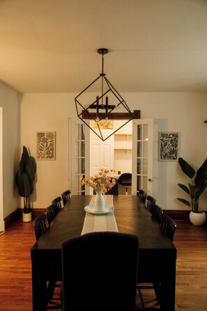 Dining - 7BR • Fire Pit • Huge Private Backyard and Patio (Kansas City)