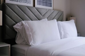 6 habitaciones, tabla de planchar con plancha, cuna de viaje y wifi