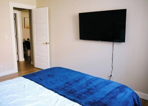 2 habitaciones, tabla de planchar con plancha, cuna de viaje y wifi 