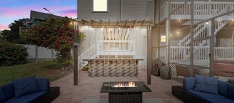 6BR Waterfront • Heated Pool • Hot Tub • Game Room