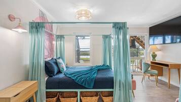 7 slaapkamers, een strijkplank/strijkijzer, reisbedje, wifi