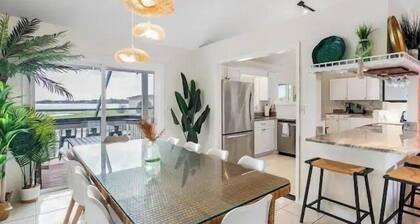 6BR Waterfront • Heated Pool • Hot Tub • Game Room