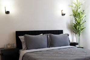 3 chambres, fer et planche à repasser, Wi-Fi, draps fournis