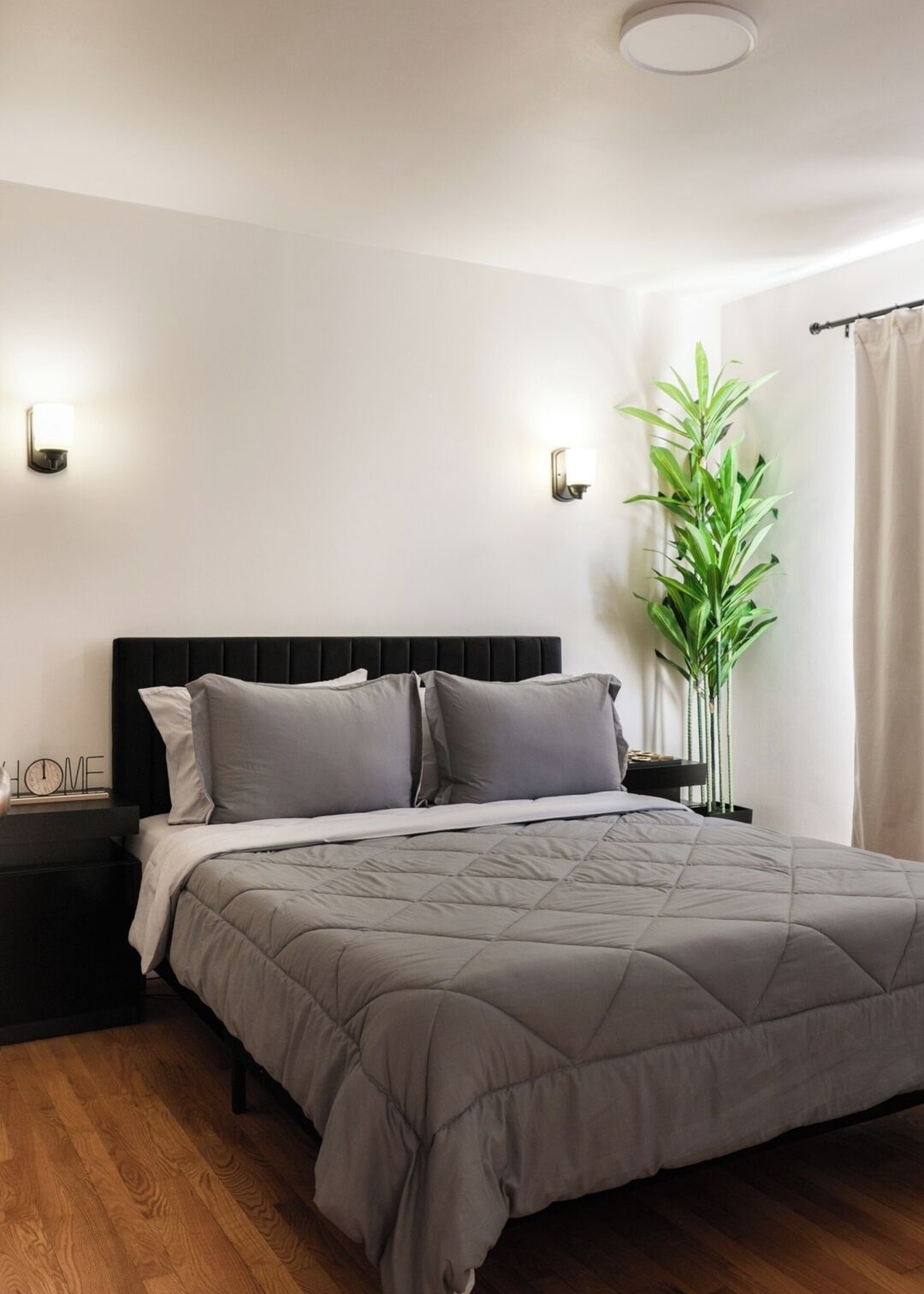 3 slaapkamers, een strijkplank/strijkijzer, wifi, beddengoed