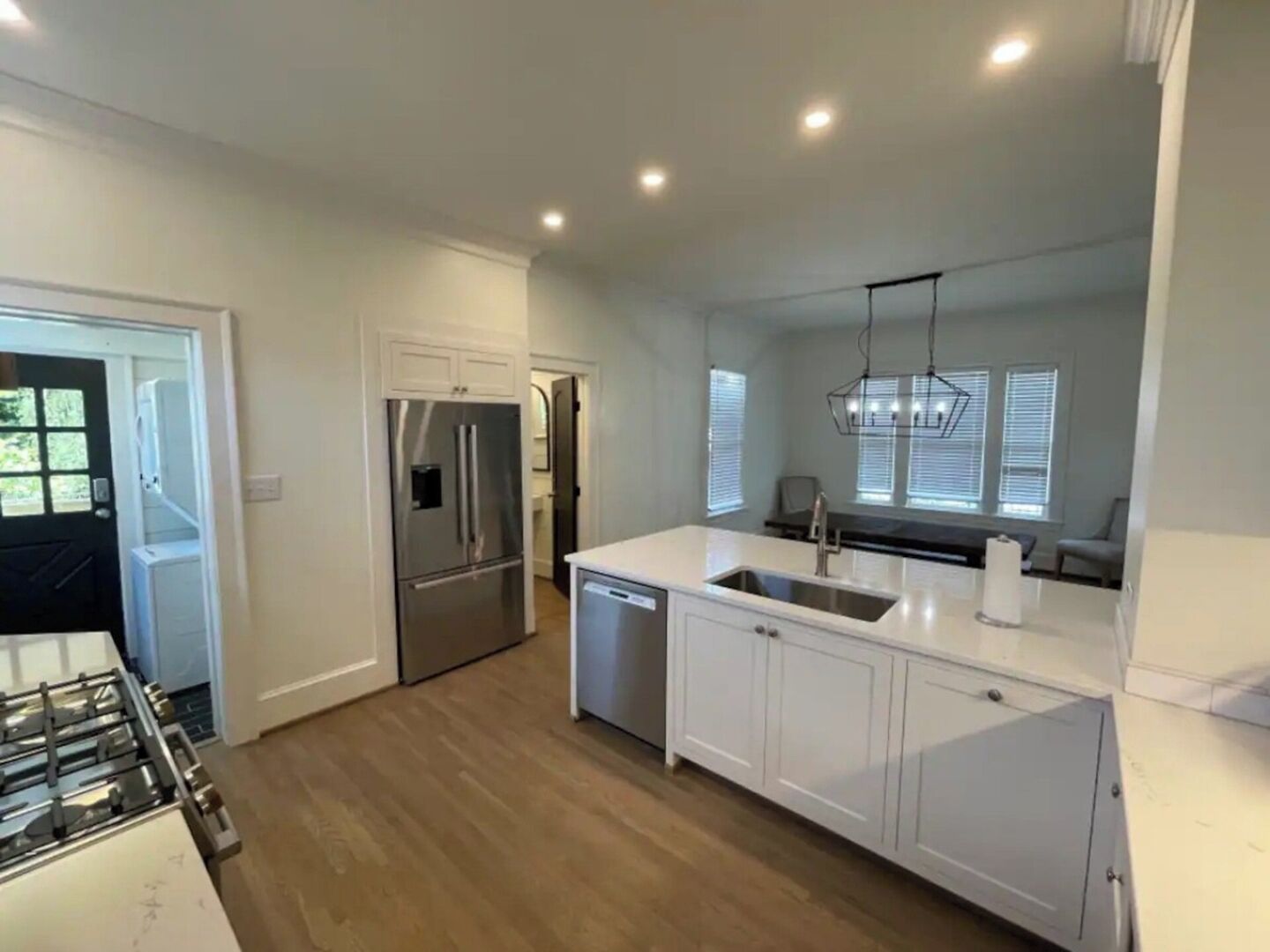 Geladeira, micro-ondas, fogão, cooktop