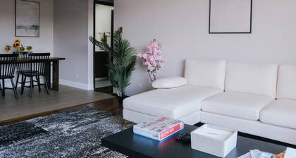 Near O'hare • Personal Gym and Balcony • Safe Area