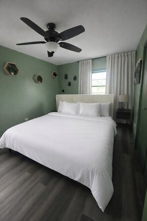 2 habitaciones, tabla de planchar con plancha, cuna de viaje y wifi 