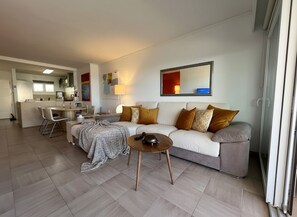 Living area - Sea View Apartment Between Forest and Beach – Cala Vinyes (Badia de Palma)