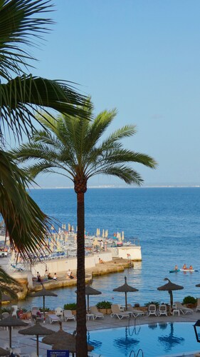 Sea View Apartment Between Forest and Beach – Cala Vinyes