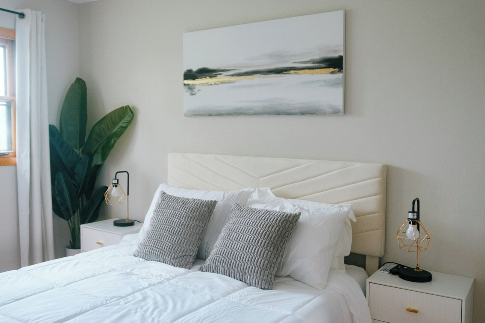 3 slaapkamers, een strijkplank/strijkijzer, reisbedje, wifi