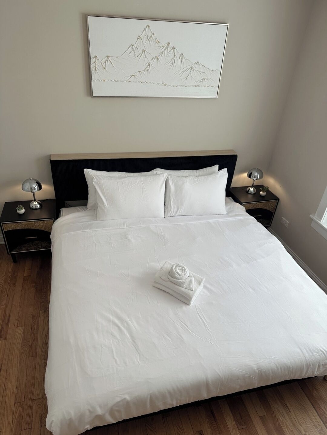 2 chambres, fer et planche à repasser, Wi-Fi, draps fournis