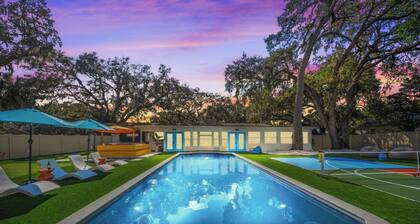 Heated Pool • Sleeps 32 • Pickle/Bball • Theater