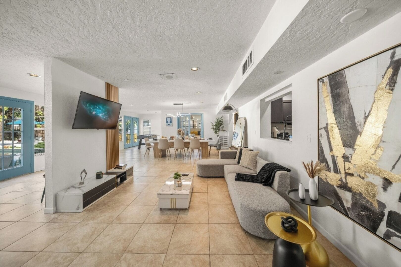 المنشأة من الداخل