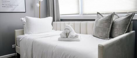 2 Schlafzimmer, Reisekinderbett, WLAN, Bettwäsche