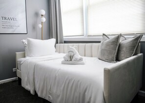 2 Schlafzimmer, Reisekinderbett, WLAN, Bettwäsche