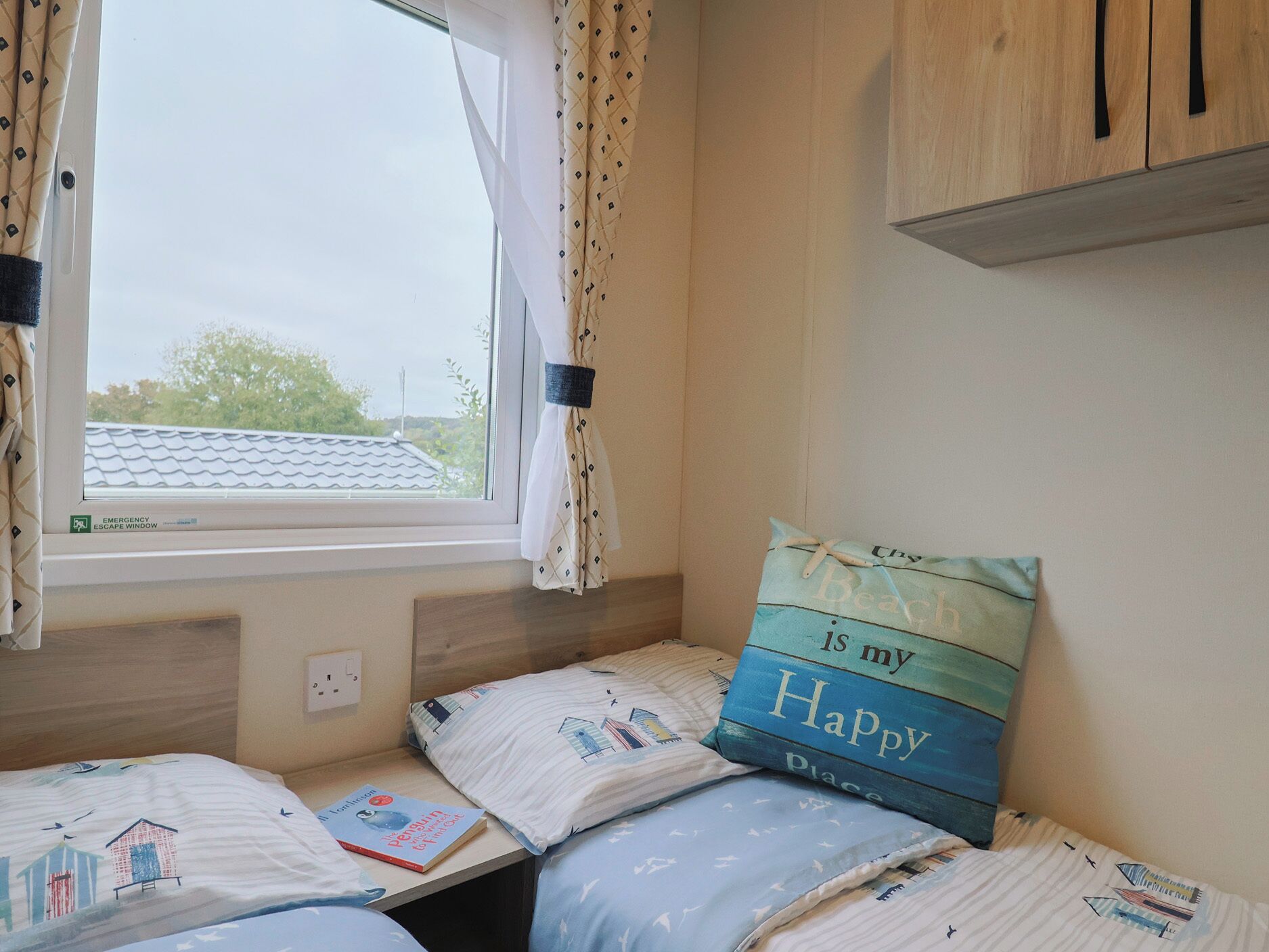 2 bedrooms, individually decorated, individually furnished