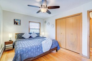 2 habitaciones, tabla de planchar con plancha, cuna de viaje y wifi 