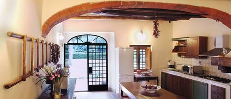 Villa, Garden View | Private kitchen