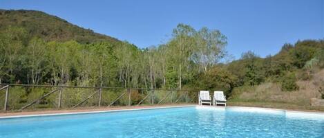 Piscine extérieure (ouverte en saison)