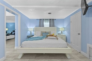 6 bedrooms, iron/ironing board, travel crib, WiFi - Heated Pool and Spa •  Outdoor Kitchen/Theater/Games (Bradenton)
