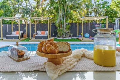 Heated Pool and Spa •  Outdoor Kitchen/Theater/Games