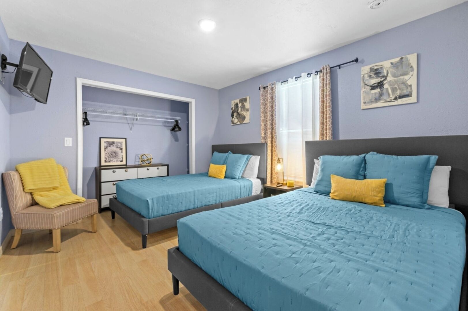 6 makuuhuonetta, silitysrauta/-lauta, vauvan matkasänky, Wi-Fi